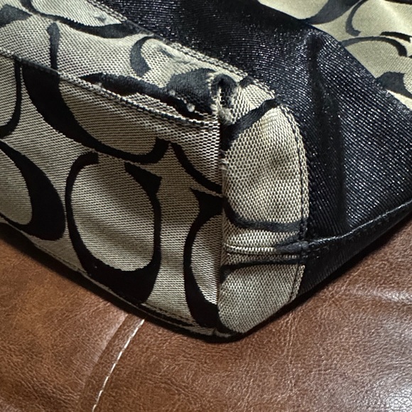 Coach Signature Black and Tan Tote - Picture 13 of 17